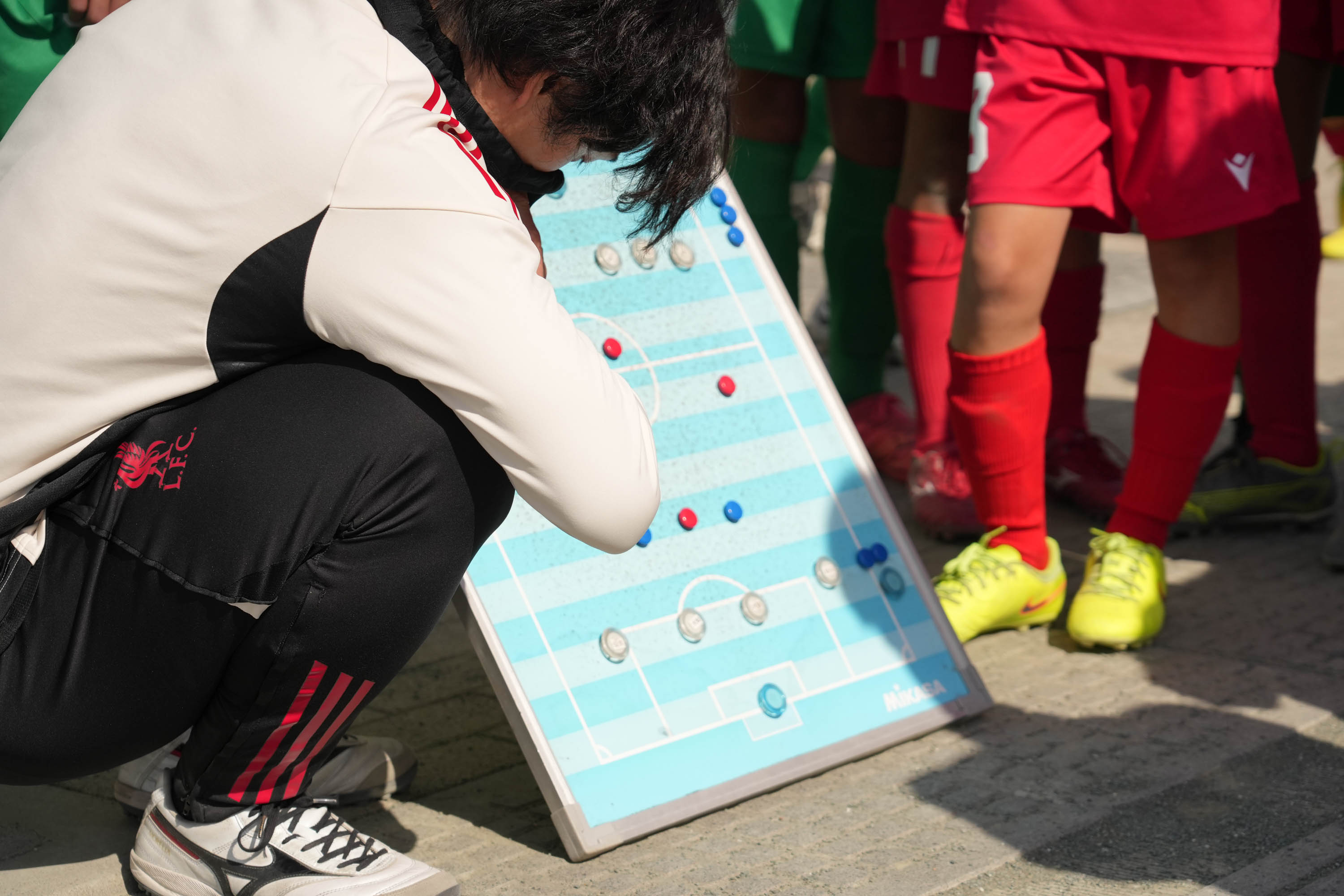 小学生向けサッカークラブで無料体験！新しい仲間とともに楽しもう！